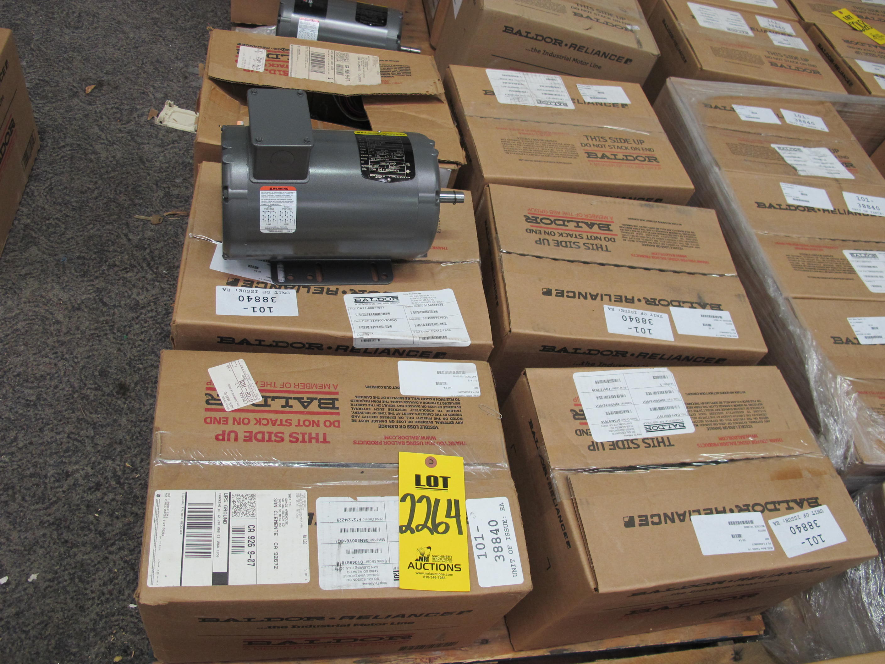 LOT (7) MOTORS, ELECTRIC TYPE, 1 HORSEPOWER, 230/460VAC ELEC RATING, 1140 RPM, 56 FRAME, TENV ENCLOSURE. MOTOR TERMINAL BOX LOCATED AT TOP, PART # 35N500Y616G1 (W-44) LOADING & HANDLING FEE $15-